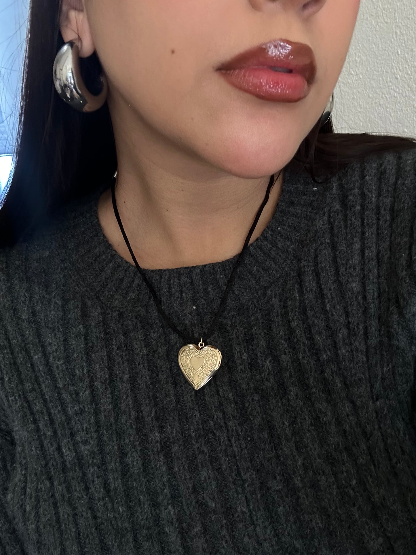 Love me knot gold locket